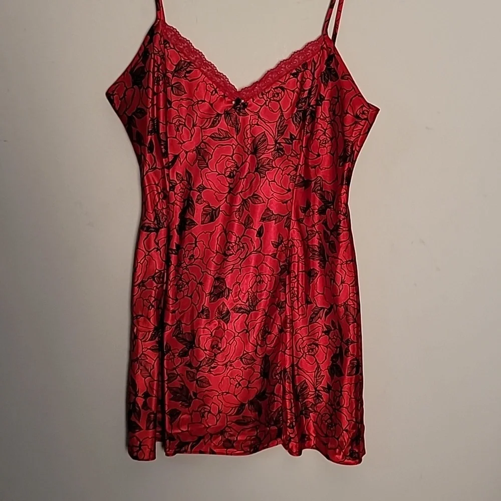 Delicates Whimsical Dark Floral Nigthgown Sz L Feminine Romantic
